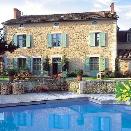 Hotel Les Orangeries Lussac-les-Châteaux Exterior foto