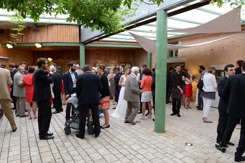 Hotel Les Orangeries Lussac-les-Châteaux Exterior foto