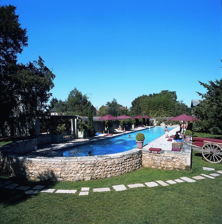 Hotel Les Orangeries Lussac-les-Châteaux Exterior foto