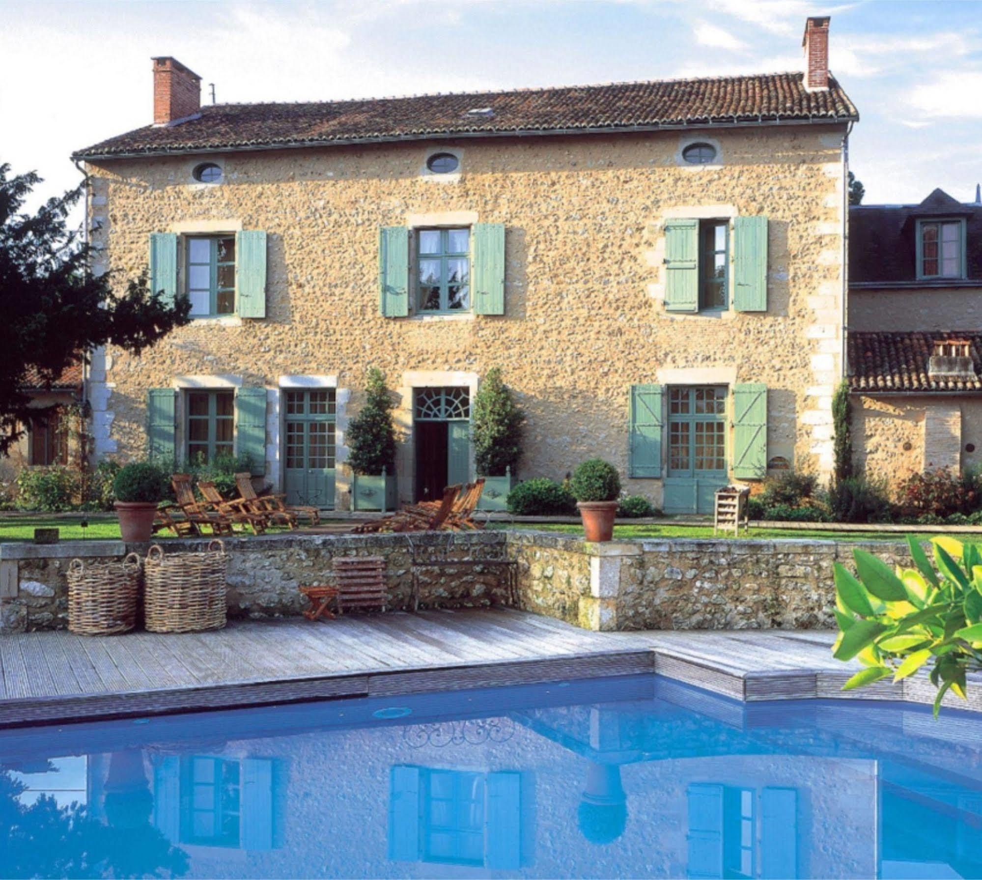 Hotel Les Orangeries Lussac-les-Châteaux Exterior foto